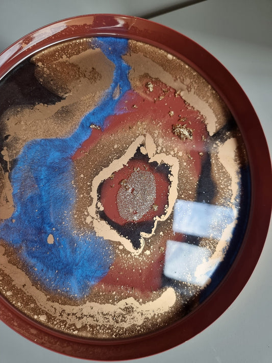 Retro Round Metal Serving Tray Decorated With Resin