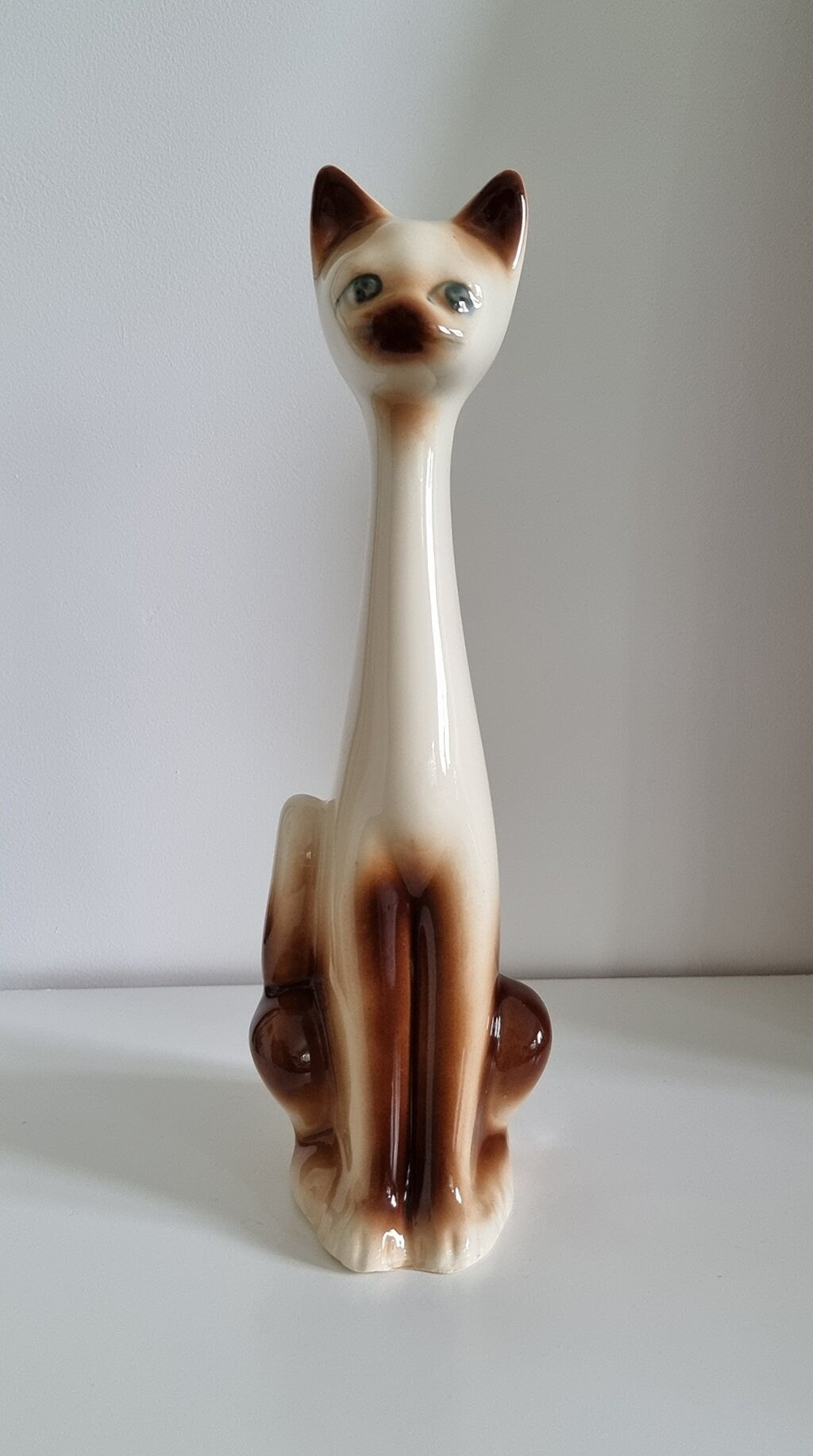 Mid-Century Kitsch Siamese Cat Figure/Ornament