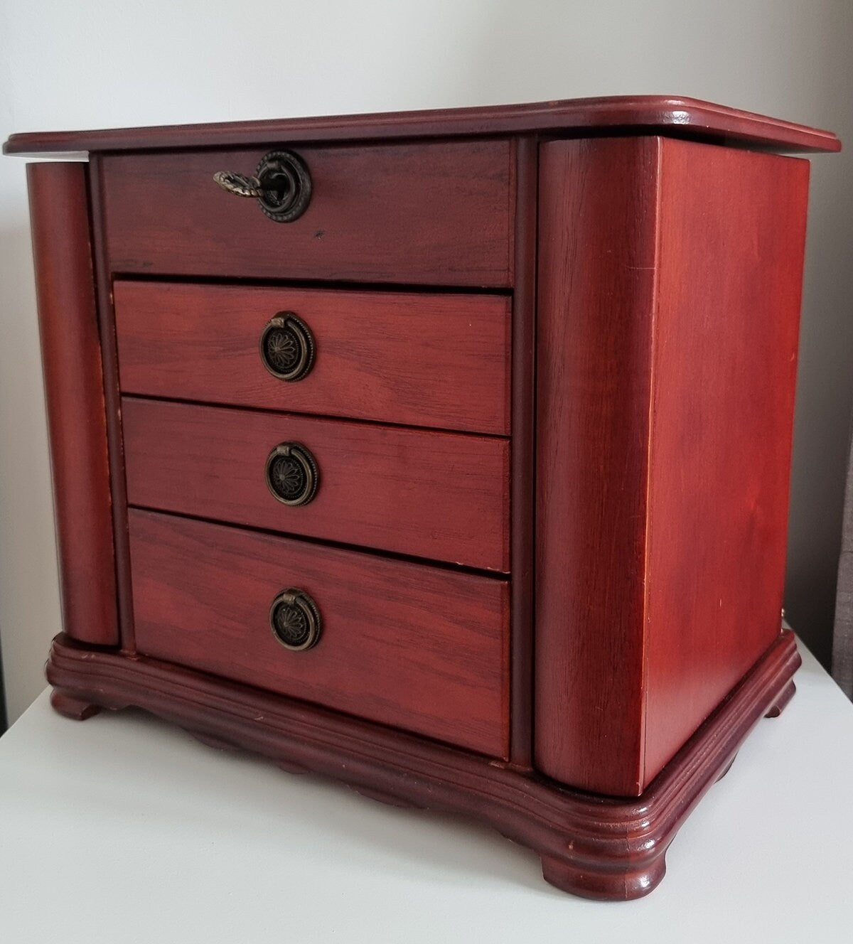 Vintage Large Wooden Locking Jewellery Box/Chest