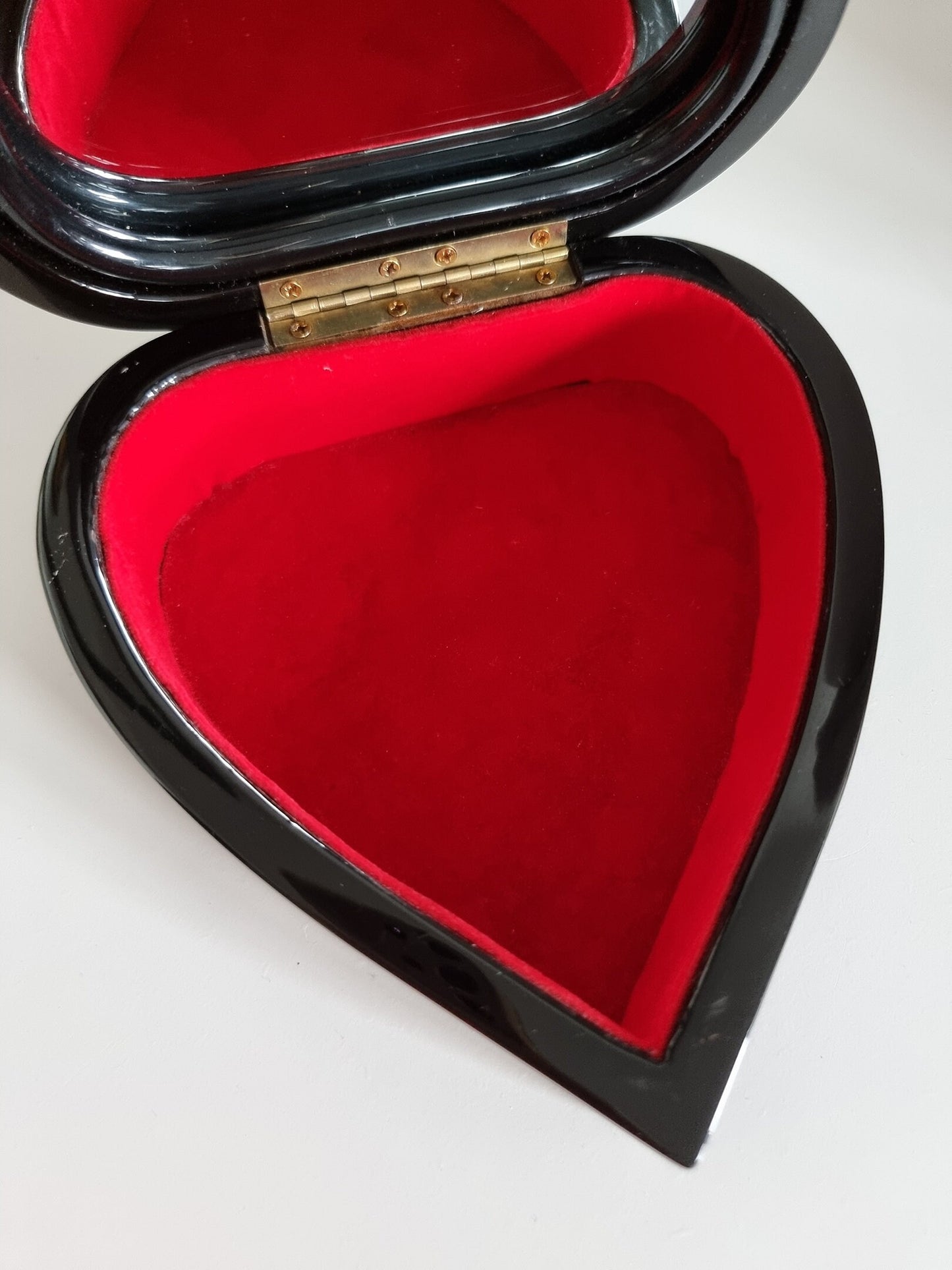 Vintage Hand-Painted Black Laquer Heart Shaped Jewelry Trinket Box