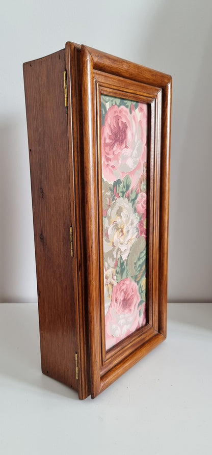 Vintage Wooden Spool/Thread Holder Sewing Box