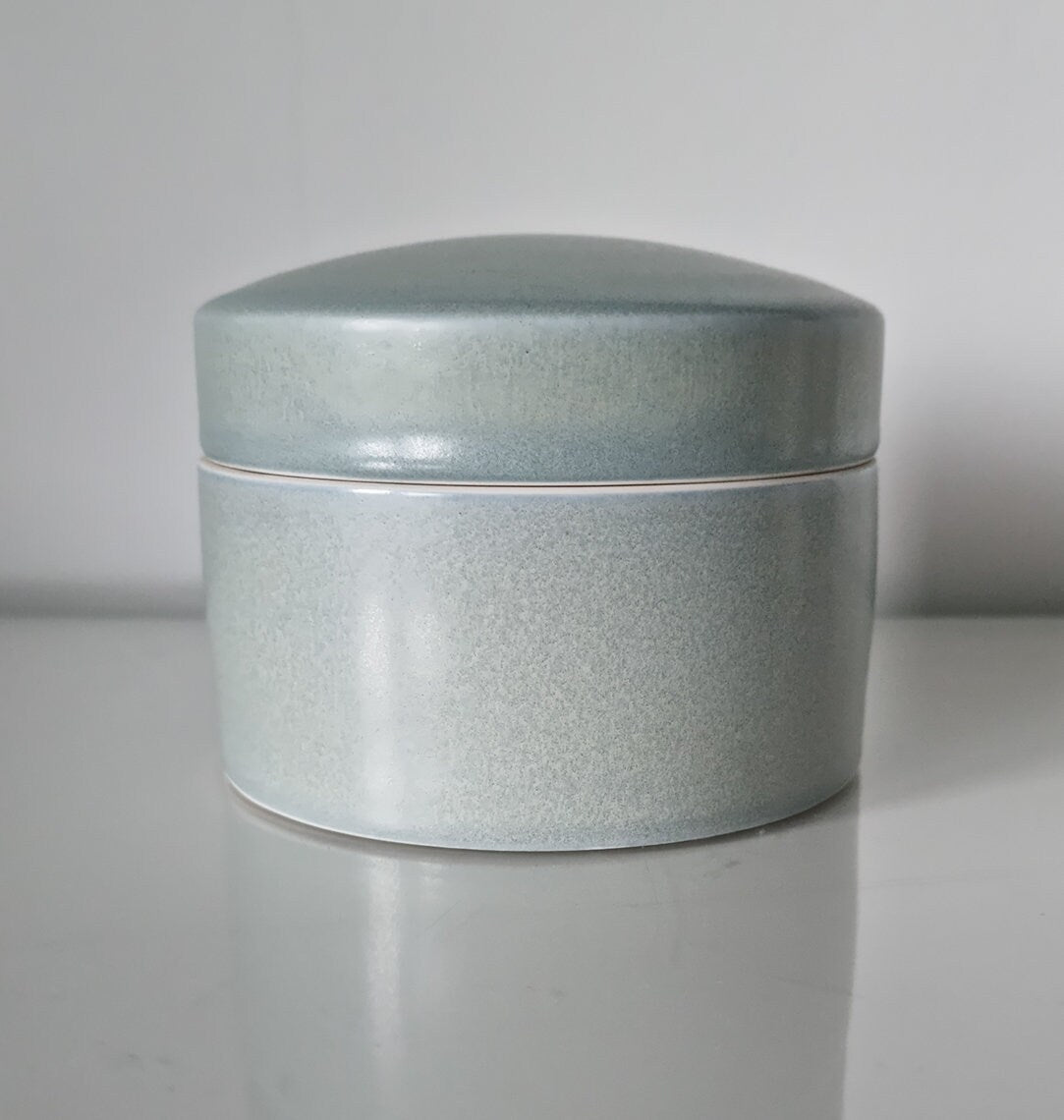 Lovely Retro Ceramic Storage Jar/Trinket Box With Lid