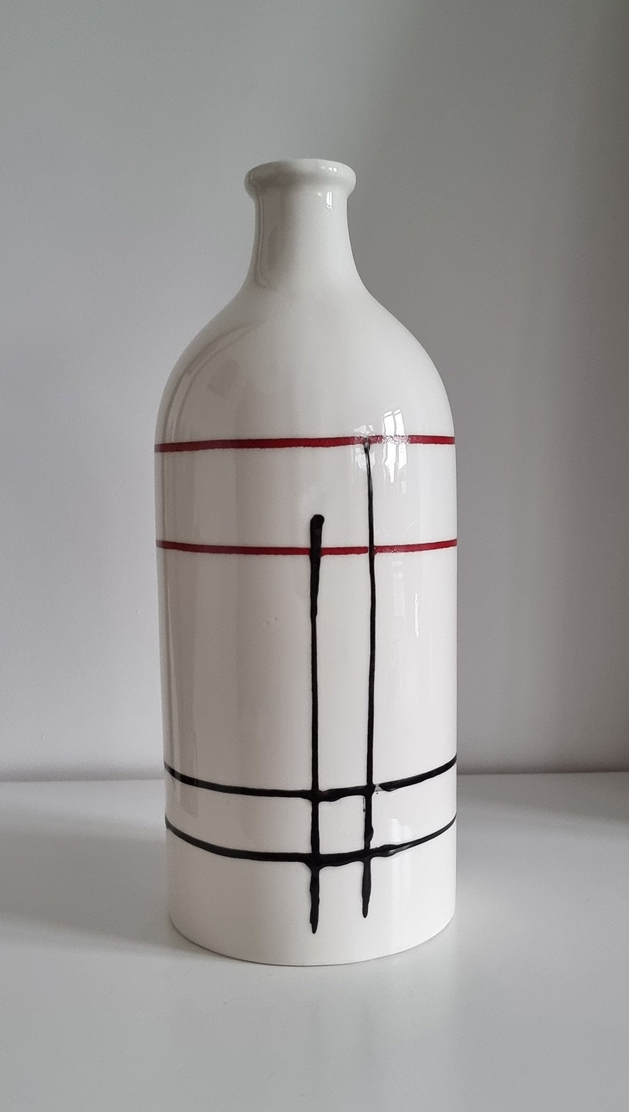 Retro Ceramic Bottle Vase With Lines