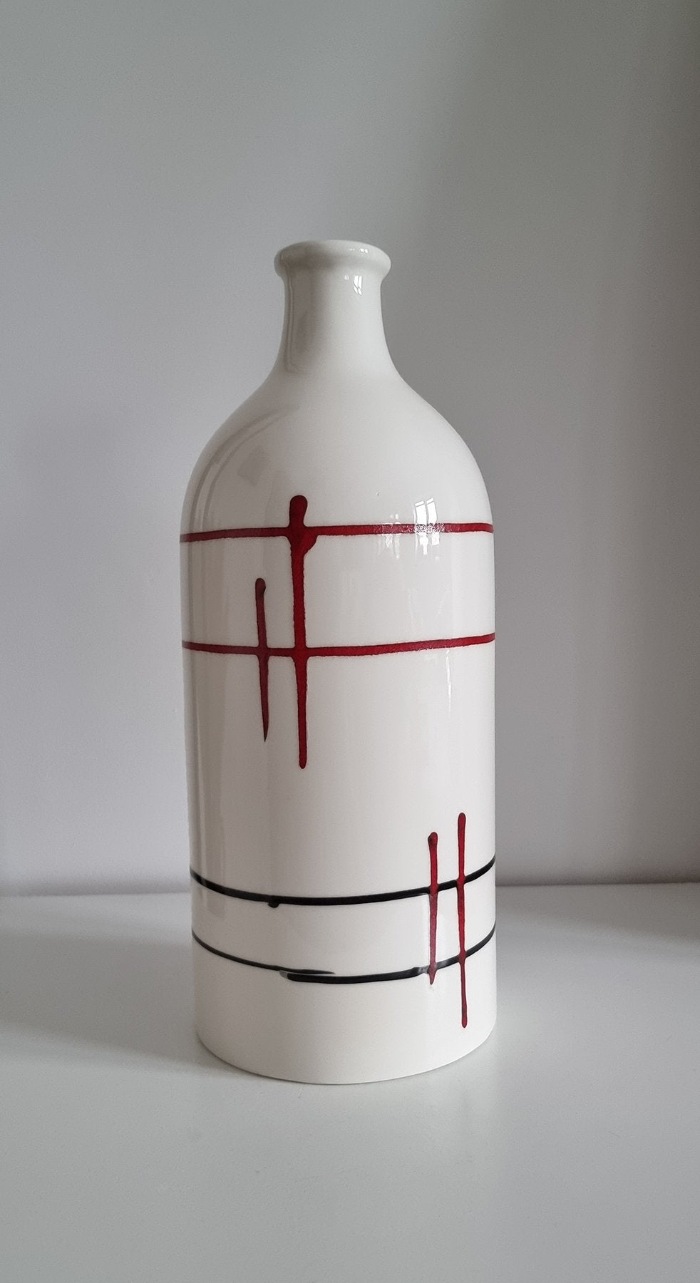 Retro Ceramic Bottle Vase With Lines