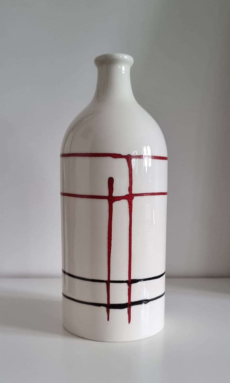 Retro Ceramic Bottle Vase With Lines