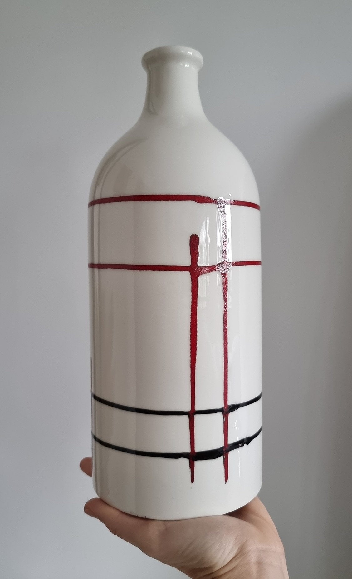 Retro Ceramic Bottle Vase With Lines