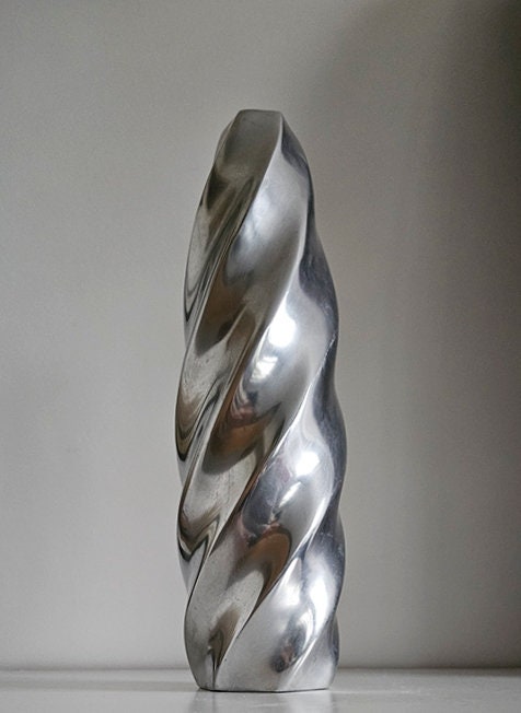 Retro Vintage Metal Twisted Vase
