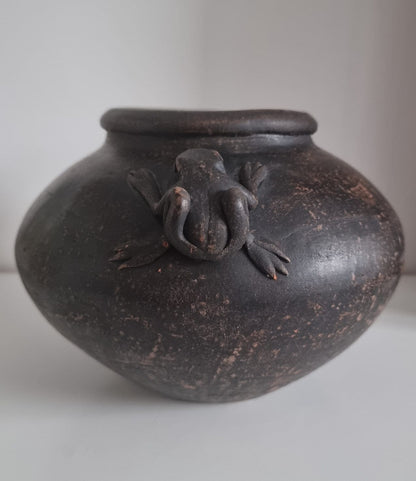 Vintage Brown Pottery Vase/Pot With Frogs