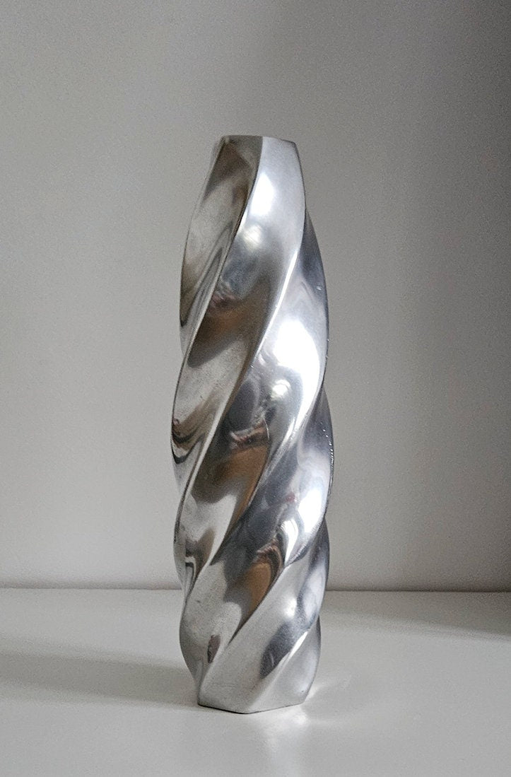 Retro Vintage Metal Twisted Vase