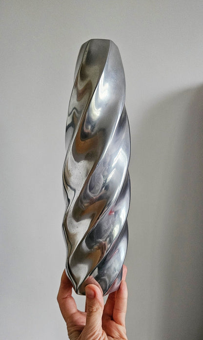 Retro Vintage Metal Twisted Vase
